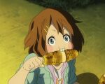 1girl animated_gif corn eating grilled_corn hirasawa_yui k-on!