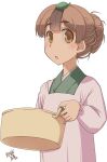  1girl brown_eyes brown_hair hair_bun highres holding_cooking_pot japanese_clothes kimono leaf leaf_on_head long_sleeves mameda_(uchi_no_shisho_wa_shippo_ga_nai) multicolored_hair open_mouth osamada_meika simple_background solo standing two-tone_hair uchi_no_shisho_wa_shippo_ga_nai white_background 