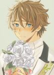  1boy blue_eyes blush bouquet brown_hair closed_mouth commentary_request ensemble_stars! flower formal green_background highres holding holding_bouquet leaf looking_at_viewer male_focus nago_0313 official_alternate_costume rose short_hair solo takamine_midori upper_body white_flower white_rose 