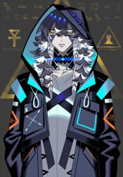  1boy arknights black_background black_coat black_hair coat doctor_(arknights) eda english_commentary feather_hair heterochromia infection_monitor_(arknights) long_hair male_doctor_(arknights) male_focus solo striped_hair upper_body white_eyes white_hair yellow_eyes 