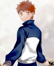  1boy commentary_request dual_wielding emiya_shirou fate/stay_night fate/unlimited_blade_works fate_(series) frown holding holding_sword holding_weapon jacket kanshou_&amp;_bakuya_(fate) looking_back male_focus multicolored_jacket red_eyes red_hair solo suzuakks sword two-tone_jacket upper_body weapon 