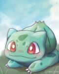  animal_focus blue_sky blush bright_pupils bulbasaur claws closed_mouth clouds highres no_humans noir_(noir_0010) nostrils on_grass outdoors pokemon pokemon_(creature) red_eyes sky smile solo sparkle twitter_username white_pupils 