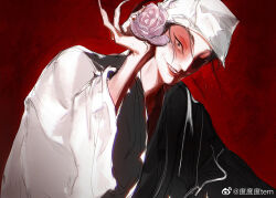  1boy adjusting_hair_ornament black_hair black_hanfu black_robe chinese_clothes chinese_commentary crazy_eyes du_ling_bu_ling evil_grin evil_smile eyeshadow fingernails flower grey_eyes grin hair_flower hair_ornament hand_up hanfu headscarf lipstick long_sleeves looking_at_viewer makeup one_eye_covered pink_flower pink_rose red_background red_eyeshadow red_lips robe rose sharp_fingernails short_hair simple_background smile two-tone_hanfu upper_body very_long_fingernails white_hanfu white_robe zhongguo_qi_tan 