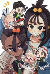  &gt;_&lt; 2enn3n 3boys 3girls black_hair black_hat blonde_hair blue_eyes blue_jacket blue_pants blush blush_stickers brown_hair chibi choker commentary_request dark_skin gradient_hair green_necktie grey_pants grin hair_bun harmony_(pokemon) hat highres jacket lida_(pokemon) looking_at_viewer mini_person miniboy minigirl multicolored_hair multiple_boys multiple_girls naveen_(pokemon) necktie open_clothes open_jacket own_hands_together pants paxton_(pokemon) pink_hair pokemon pokemon_legends:_z-a short_hair single_hair_bun size_difference smile taunie_(pokemon) teeth two-tone_hair urbain_(pokemon) v violet_eyes white_choker 