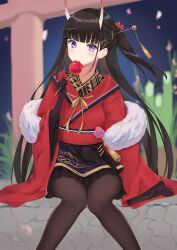  1girl absurdres azur_lane black_gloves black_hair black_skirt brown_pantyhose candy_apple commentary feather_boa feet_out_of_frame food gloves hair_ornament hair_stick hairclip hairpin highres holding holding_candy_apple holding_food horns japanese_clothes kimono long_hair long_sleeves looking_at_viewer miniskirt noshiro_(azur_lane) noshiro_(uncharted_festival_grounds?)_(azur_lane) official_alternate_costume pantyhose pleated_skirt red_kimono sitting skin-covered_horns skirt solo torii tu_(to_sse) violet_eyes wide_sleeves 