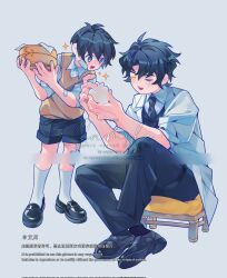  2boys :o ;d ahoge black_eyes black_hair black_necktie black_shorts black_vest collared_shirt cooking crossed_ankles curtained_hair dumpling food full_body highres holding_bamboo_steamer male_focus multiple_boys necktie nicayuko oldest_dream omniscient_reader&#039;s_viewpoint one_eye_closed scar scar_across_eye scar_on_face secretive_plotter shirt short_hair shorts sitting sleeves_rolled_up smile socks sparkle vest white_shirt white_socks yellow_eyes yellow_vest 