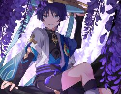  1boy arm_at_side arm_support armor belt black_belt black_bodysuit black_bow black_bridal_gauntlets black_shorts blue_cape blue_gemstone blue_hat blue_kimono blue_sleeves blunt_ends bodysuit bow bridal_gauntlets cape covered_collarbone eyeliner eyeshadow feathers flower furisode gem genshin_impact gold gold_ring hakama hakama_shorts hand_up hat highres japanese_armor japanese_clothes jingasa juban kimono kote kurokote layered_sleeves looking_at_viewer makeup male_focus mandarin_collar middle_ring open_clothes open_kimono outdoors parted_lips pleated_shorts pom_pom_(clothes) purple_hair purple_rope purple_sash red_eyeliner red_eyeshadow ringed_eyes rope sash scaramouche_(genshin_impact) short_sleeves shorts sitting_on_branch smile solo tassel violet_eyes vision_(genshin_impact) wamin wanderer_(genshin_impact) white_kimono white_mouth white_sleeves wispy_bangs wisteria yellow_feathers 