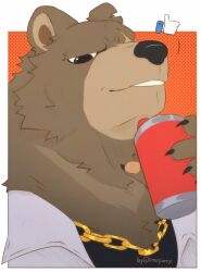  1boy animal_ears bear_boy bear_ears ben_bigger black_shirt brown_fur chain chain_necklace claws english_commentary furry furry_male gold_necklace highres jacket jewelry looking_at_viewer male_focus necklace notched_ear pawpads scar scar_across_eye scar_on_face shirt smile thumbs_up treefurry white_jacket zenless_zone_zero 