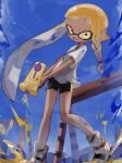  1girl absurdres asymmetrical_hair bike_shorts black_shorts blonde_hair boots braid eyebrow_cut highres inkling inkling_girl long_hair open_mouth pointy_ears shirt short_sleeves shorts shou_(mori_boro) solo splatoon_(series) splattershot_jr_(splatoon) super_soaker teeth tentacle_hair white_shirt yellow_eyes 