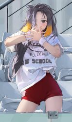  1girl absurdres black_hair black_nails chocosong closed_mouth clothes_writing colored_tips contrapposto cowboy_shot forehead hair_over_one_eye hands_up highres hololive long_hair multicolored_hair nail_polish ninomae_ina'nis one_eye_covered print_shirt red_shorts shirt short_shorts short_sleeves shorts solo standing virtual_youtuber white_shirt wristband 