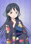  1girl black_hair blue_background blue_sash commentary eighth_clouds floral_print floral_print_kimono gradient_background grey_eyes hands_on_own_chin highres japanese_clothes kimono long_hair looking_at_viewer obi original purple_kimono sash signature smile solo teeth twitter_username upper_teeth_only white_background 