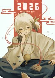  1other 2026 absurdres alternate_costume barefoot black_hakama brown_hair colored_inner_hair crossed_bangs hair_between_eyes hakama hand_on_own_knee haori happy_new_year highres indian_style japanese_clothes kimono long_sleeves looking_at_viewer medicine_pocket multicolored_hair new_year open_mouth other_focus paw_print pill ponytail reverse:1999 sharp_teeth short_ponytail sitting smile solo teeth towano_(0qjftwn) white_hair white_haori white_kimono wide_sleeves yellow_eyes 