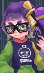  1girl black-framed_eyewear commentary_request glasses gun highres holding holding_gun holding_weapon multicolored_shirt nastar_r0 purple_hair short_hair smile solo splatoon_(series) splatoon_3 splattershot_(splatoon) thick_eyebrows upper_body weapon 