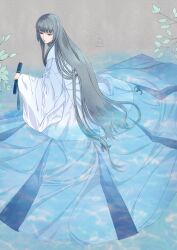  1girl closed_mouth commentary_request full_body grey_eyes grey_hair highres holding holding_sheath japanese_clothes karasu_wa_aruji_wo_erabanai kimono knife leaf long_hair long_sleeves nori_(norimakigumo) sheath sheathed shiratama_(yatagarasu_series) sleeves_past_wrists solo train_(clothing) very_long_hair wading white_kimono wide_sleeves 