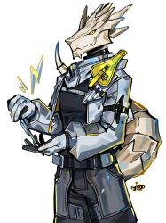  1boy absurdres antal_(arknights) arknights arknights:_endfield artist_logo black_pants black_shirt closed_mouth cowboy_shot cropped_legs furry furry_male gloves graysheartart grey_gloves grey_jacket grey_pants highres holding jacket lightning_bolt_symbol lizard_tail logo looking_at_viewer male_focus pants phone reptile_boy shirt signature simple_background solo tail white_background white_jacket yellow_eyes 