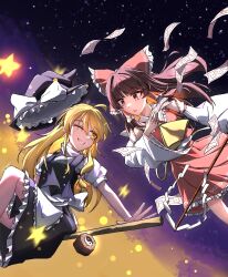  2girls apron ascot back_bow black_hat black_skirt black_vest blonde_hair bow broom broom_riding brown_eyes brown_hair chinese_commentary commentary detached_sleeves frilled_bow frilled_hair_tubes frilled_skirt frills gohei grin hair_bow hair_tubes hakurei_reimu hat hat_bow highres holding holding_gohei holding_ofuda kirisame_marisa long_hair mini-hakkero multiple_girls ofuda one_eye_closed open_mouth puffy_short_sleeves puffy_sleeves red_bow red_skirt ribbon-trimmed_sleeves ribbon_trim short_sleeves skirt skirt_set smile star_(symbol) touhou very_long_hair vest waist_apron white_bow witch_hat ye_xiang_(pixiv_108357393) yellow_ascot yellow_eyes 