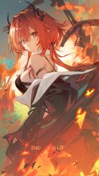  1girl absurdres arknights arknights:_endfield black_dress black_gloves chinese_commentary commentary_request demon_girl demon_horns detached_sleeves dress fire gloves highres holding holding_sword holding_weapon horns laevatain_(arknights) long_sidelocks looking_at_viewer looking_back red_hair short_hair sidelocks surtr_(arknights) sword violet_eyes weapon youmeng33 