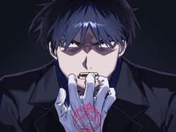  1boy 33chu angry black_background black_coat black_hair blue_jacket clenched_hand clenched_teeth coat commentary_request fullmetal_alchemist furrowed_brow gloves hair_between_eyes highres jacket korean_commentary looking_at_viewer male_focus open_mouth roy_mustang shaded_face short_hair solo teeth upper_body white_gloves 