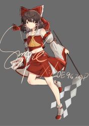  1girl ascot boots bow brown_eyes brown_hair chinese_commentary commentary_request detached_sleeves frilled_bow frilled_hair_tubes frills full_body gohei grey_background hair_bow hair_tubes hakurei_reimu highres holding holding_gohei holding_ofuda l0e9s29p long_hair looking_at_viewer ofuda red_bow red_skirt ribbon-trimmed_sleeves ribbon_trim simple_background skirt skirt_set touhou white_boots yellow_ascot 