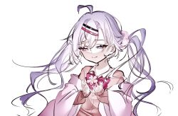  1girl ahoge asymmetrical_bangs bow bowtie brown_sweater grey_eyes grey_hair hair_ornament hair_scrunchie hairclip heterochromia japanese_clothes kimono long_hair murasaki_(reverseblue) official_alternate_costume pink_kimono red_bow red_bowtie red_eyes reverseblue_x_re-birthend scrunchie solo sweater twintails yoooi_yoiyoi 