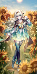  1girl absurdres black_bow black_bridal_gauntlets black_hairband black_jacket blue_sky boots bow breasts bridal_gauntlets chinese_commentary commentary_request firefly_(honkai:_star_rail) flower full_body gradient_hair green_eyes green_pupils green_skirt green_thighhighs grey_hair hair_between_eyes hair_bow hairband hand_up highres honkai:_star_rail honkai_(series) jacket long_hair long_sleeves looking_at_viewer medium_breasts multicolored_eyes multicolored_hair open_mouth outdoors pink_eyes sheya shirt signature single_bridal_gauntlet skirt sky smile solo standing sunflower thigh-highs two-tone_eyes white_boots white_shirt 