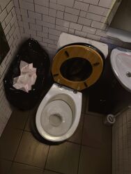  highres indoors no_humans original rsstrv scenery sink tile_floor tile_wall tiles toilet trash_can 