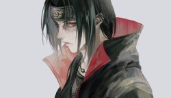  1boy akatsuki_uniform black_hair closed_mouth commentary curtained_hair grey_background highres lenge_00 long_hair looking_at_viewer male_focus naruto_(series) naruto_shippuuden red_eyes sharingan simple_background solo uchiha_itachi 