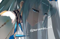  1girl artist_name blue_eyes crown fate/grand_order fate_(series) hair_between_eyes highres long_hair looking_at_viewer morgan_le_fay_(fate) morgan_le_fay_(queen_of_winter)_(fate) senmochi_02 smile solo spikes veil white_hair 