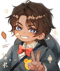  1boy aged_down artist_name bandaid bandaid_on_cheek bandaid_on_face black_hat black_jacket blue_eyes bow bowtie brown_hair buttons chicken_(food) chicken_leg child collared_shirt commentary_request curtained_hair dark-skinned_male dark_skin food grin hat hat_on_back heathcliff_(project_moon) highres jacket kindergarten_uniform korean_commentary limbus_company long_sleeves looking_at_viewer male_focus name_tag nyo_pa20 project_moon red_bow red_bowtie scar scar_across_eyebrow scar_on_cheek scar_on_face scar_on_hand shirt short_hair shoulder_strap signature simple_background smile solo teeth upper_body v white_background white_shirt 