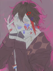  1boy absurdres ahoge bandaid bandaid_on_cheek bandaid_on_face bandaid_on_hand blonde_hair blue_eyes blue_tongue brown_hair brown_jacket chinese_commentary colored_tongue commentary_request diamond_hair_ornament donot-contactme-109 fangs hair_between_eyes hair_ornament hands_on_own_cheeks hands_on_own_face heart heart_hair_ornament highres hood hoodie jacket long_sleeves male_focus multicolored_hair nijisanji open_clothes open_jacket open_mouth pale_skin red_hair saegusa_akina short_hair simple_background sleeves_past_wrists smile solo streaked_hair too_many_bandaids virtual_youtuber white_hoodie 