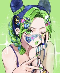  1girl arm_tattoo bandaid blue_hair bracelet braid braided_bun braided_ponytail butterfly_tattoo chinese_commentary commentary_request cone_hair_bun double_bun ear_piercing green_background green_eyes green_hair green_lips green_nails hair_bun hair_ornament hairclip hand_on_own_face heart heart_sticker highres jewelry jojo_no_kimyou_na_bouken kujo_jolyne looking_at_viewer multicolored_hair one_eye_closed parted_bangs parted_lips piercing poeeeeda ring single_braid solo sparkle star_(symbol) star_hair_ornament sticker sticker_on_face stone_ocean tattoo two-tone_hair upper_body v 