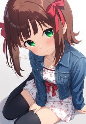  1girl absurdres amami_haruka black_thighhighs blunt_bangs blush breast_pocket brown_hair collarbone commentary denim denim_jacket dress eyelashes flipped_hair floral_print floral_print_dress foreshortening frilled_dress frills from_above green_eyes gyorui_(katsuwo_drawing) hair_ribbon hand_on_floor hand_on_own_thigh highres idolmaster idolmaster_(classic) jacket long_sleeves looking_at_viewer lower_lip_only medium_hair open_clothes open_jacket parted_lips pocket print_dress red_ribbon ribbon shadow sidelocks signature sitting solo thigh-highs untranslatable_commentary white_background white_dress yokozuwari 
