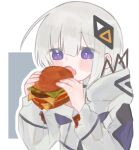  1girl blue_pupils blush burger cevio commentary diamond_hair_ornament eating fang faoru_ofuton food food_on_clothes grey_background hands_up highres holding holding_food hood hood_down hooded_jacket imminent_bite jacket kafu_(cevio) kamitsubaki_studio long_sleeves looking_at_food messy multicolored_clothes multicolored_eyes multicolored_jacket open_mouth pink_eyes skin_fang solo two-tone_background upper_body violet_eyes white_background white_jacket 