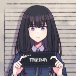  1girl :| akamirai black_hair blue_jacket closed_mouth holding holding_sign inoue_takina jacket long_hair looking_at_viewer lycoris_recoil lycoris_uniform mugshot sign violet_eyes 