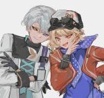  1boy 1girl baseball_cap black_gloves black_headwear black_sclera blue_eyes blue_scarf blue_shirt colored_sclera commentary eyewear_on_head gloves grey_background grey_hair grey_jacket hand_on_own_hip hat heterochromia highres jacket long_sleeves looking_at_viewer orange_eyes red_jacket regulus_(reverse:1999) reverse:1999 scarf shirt short_hair simple_background smile smug sunglasses upper_body x_(reverse:1999) ziwen 