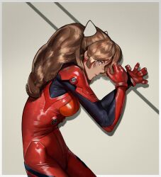  1girl absurdres blue_eyes bodysuit brown_hair commentary cowboy_shot grey_background highres interface_headset_(evangelion) long_hair mecha_pilot_suit neon_genesis_evangelion plugsuit_(evangelion) profile red_bodysuit shadow solo souryuu_asuka_langley the_antin 