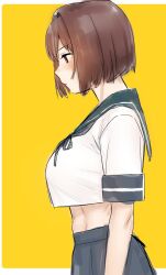  1girl blue_sailor_collar blue_skirt brown_eyes brown_hair commentary_request cosplay fubuki_(kancolle) fubuki_(kancolle)_(cosplay) hyuuga_(kancolle) kantai_collection midriff pleated_skirt profile sailor_collar sakiecho school_uniform serafuku short_hair skirt solo standing undersized_clothes yellow_background 