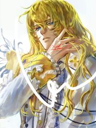  1boy artist_request bishounen blonde_hair blue_eyes cape chinese_commentary closed_mouth collared_cape command_spell commentary_request fate/grand_order fate_(series) feathers frilled_sleeves frills gold_trim hair_between_eyes hand_in_own_hair hand_tattoo hand_up highres jacket kirschtaria_wodime lips long_hair long_sleeves male_focus no_gloves second-party_source side_cape solo tattoo upper_body white_cape white_feathers white_jacket 