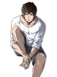  1boy ardbert_hylfyst barefoot beard black_shorts blue_eyes brown_hair closed_mouth covered_pectorals facial_hair facing_viewer final_fantasy final_fantasy_xiv highres invisible_chair knee_to_chest knee_up leg_hair looking_to_the_side male_focus pectorals shirt short_hair shorts simple_background sitting solo t-shirt white_background white_shirt zanki 