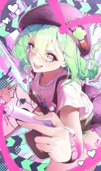  1girl :d abstract_background apron beret binder_clip braid braided_twintails brown_apron commentary crew_neck double-parted_bangs drawing_(action) drawing_(object) eyelashes foreshortening from_above fuso_(pozerfuso) glint green_eyes green_hair hair_between_eyes hair_ornament hat hat_ribbon heart heart_hair_ornament heart_necklace highres holding holding_marker jewelry long_bangs looking_at_viewer looking_up marker multicolored_eyes necklace open_mouth pink_hat pink_shirt purple_pupils ribbon shirt short_sleeves smile solo stellive t-shirt twintails two-tone_eyes v-shaped_eyebrows violet_eyes virtual_youtuber yuzuha_riko 