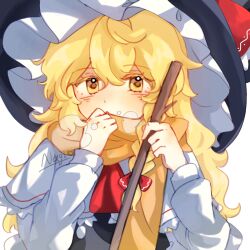  1girl black_vest blonde_hair bow braid breath capelet chinese_commentary cold commentary_request hair_bow hat highres holding kirisame_marisa long_hair long_sleeves nagi_(pixiv_108409221) orange_scarf red_bow scarf side_braid signature simple_background single_braid solo touhou vest white_background white_capelet witch_hat yellow_eyes 