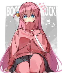  1girl blue_eyes blush bocchi_the_rock! border bright_pupils closed_mouth commentary_request cube_hair_ornament feet_out_of_frame gotoh_hitori grey_background grey_skirt hair_between_eyes hair_ornament halftone halftone_background hand_up highres jacket long_hair long_sleeves musical_note one_side_up outside_border pants pants_under_skirt pink_hair pink_jacket pink_pants pleated_skirt sitting skirt sleeves_past_wrists solo tetenka white_border white_pupils 