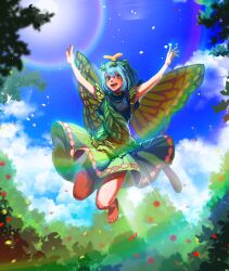  1girl absurdres antennae aqua_hair arms_up barefoot black_dress butterfly_wings commentary day dress eternity_larva fairy full_body green_dress highres insect_wings kuya_(hey36253625) leaf leaf_on_head lens_flare multicolored_dress open_mouth outdoors red_eyes short_sleeves smile solo teeth toes touhou upper_teeth_only wings yellow_wings 
