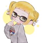  1girl black-framed_eyewear blonde_hair blush commentary_request finger_to_mouth glasses grey_sweater inkling inkling_girl looking_at_viewer print_sweater short_hair simple_background solo splatoon_(series) sweater two_side_up upper_body vk92004 white_background yellow_eyes 