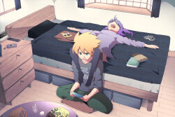  1boy 1girl aqua_eyes bag_of_chips black_pantyhose black_shirt blonde_hair blue_hair book cellphone commentary_request cup curtains cushion from_above green_pants handheld_game_console highres holding holding_handheld_game_console indian_style indoors jikkyou_powerful_pro_yakyuu leg_on_another's_shoulder lying nekomarunko nintendo_3ds on_back on_bed one_side_up open_mouth pants pantyhose phone playing_games playing_video_games purple_shirt red_skirt shelf shirt short_hair sitting skirt spoon table tachibana_mizuki_(pawapro) teeth tomozawa_ryo window zabuton 