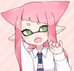  1girl blue_necktie cat_girl claw_pose collared_shirt commentary diagonal_bangs eyelashes green_eyes inkling inkling_girl inuowour long_hair necktie open_mouth pink_background pink_hair pointy_ears shirt simple_background solo splatoon_(series) symbol-only_commentary white_shirt 
