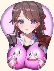  1girl armor black_shirt bow braid breast_mousepad brown_hair commentary_request creature diamond-shaped_earrings dragon_quest dragon_quest_x hair_bow heroine_(dq10) holding holding_creature jacket jewelry long_hair looking_at_viewer momo_nei mousepad_(object) necklace pauldrons pink_slime_(dragon_quest) red_bow shirt shoulder_armor side_braid smile solo_focus twitter_username upper_body violet_eyes white_jacket 