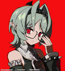 1girl adjusting_eyewear bare_shoulders black-framed_eyewear black_hairband black_shirt closed_mouth commentary detached_sleeves glasses green_hair hair_ornament hairband hairclip hand_on_eyewear highres looking_at_viewer pixiv_username pointy_ears portrait red_background red_eyes roxy_ifrita_pryce shirt simple_background skrillex_li solo twitter_username weibo_username zenless_zone_zero 