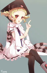  1girl bird black_bow black_thighhighs blonde_hair bow commentary_request frilled_skirt frills grey_background hat highres magical_girl mahou_shoujo_ikusei_keikaku mahou_shoujo_ikusei_keikaku_aces monoshiri_micchan necktie open_mouth owl purple_necktie red_eyes short_hair sitting skirt smile symbol-shaped_pupils thigh-highs x-shaped_pupils yunare 