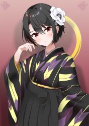  1girl alternate_costume aogiri_koukou black_hair black_hakama black_kimono black_skirt blush closed_mouth commentary cowboy_shot flower gear_earrings gradient_background hair_flower hair_ornament hakama hakama_skirt hand_up highres japanese_clothes kimono multicolored_hair red_background red_eyes red_streaks short_hair side_part skirt smile solo streaked_hair taachika tsukiyuki_ibuki virtual_youtuber yagasuri 